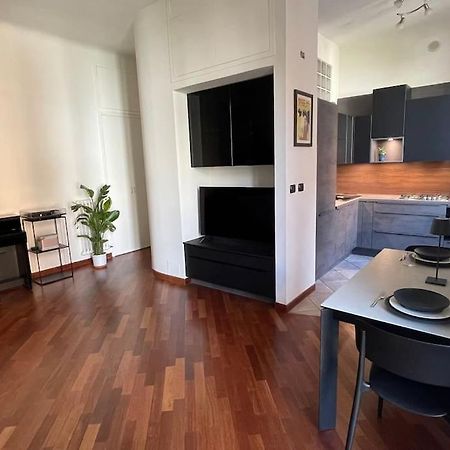 "Iris" Milano Lunigiana In Stazione Centrale Apartment Luaran gambar