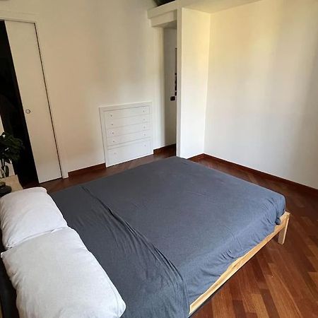 "Iris" Milano Lunigiana In Stazione Centrale Apartment Luaran gambar