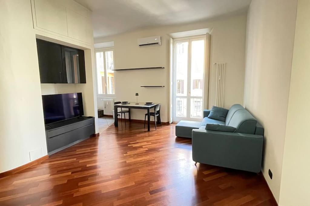 "Iris" Milano Lunigiana In Stazione Centrale Apartment Luaran gambar