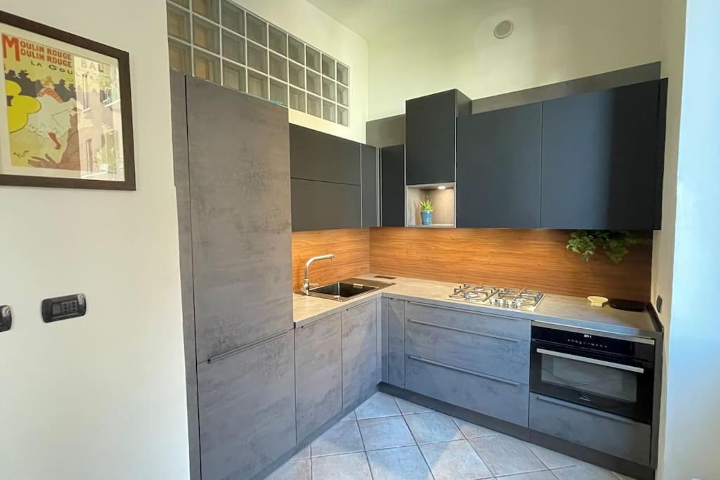 "Iris" Milano Lunigiana In Stazione Centrale Apartment Luaran gambar