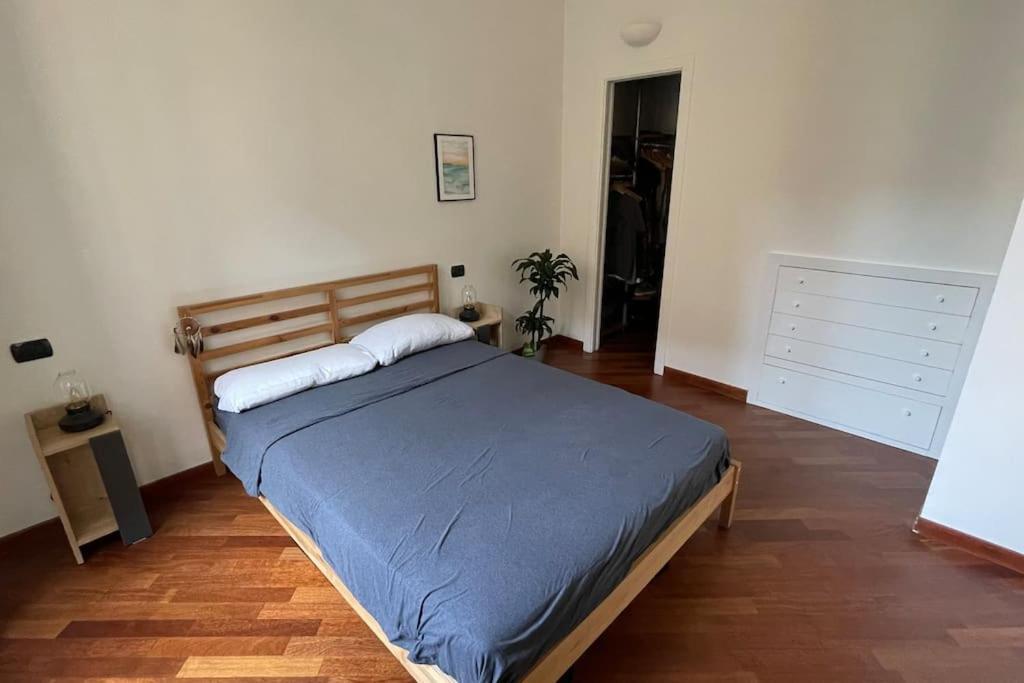 "Iris" Milano Lunigiana In Stazione Centrale Apartment Luaran gambar