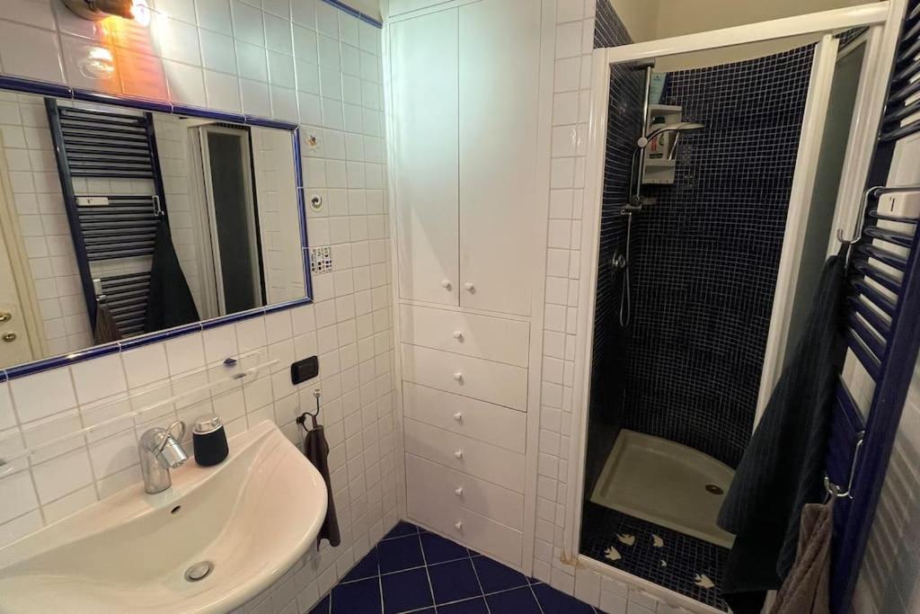 "Iris" Milano Lunigiana In Stazione Centrale Apartment Luaran gambar